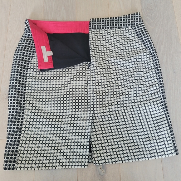 Banana Republic Lined Pencil Skirt - Picture 7 of 10